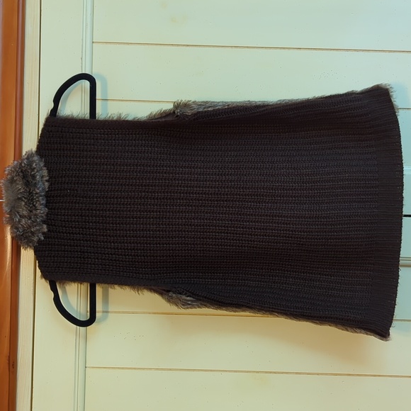 Confess Faux Fur Vest Size Small - Picture 3 of 4